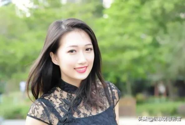 已婚女下属拒绝男上司的爱慕，为什么又不避嫌跟他在一起，比如中午食堂吃饭总是看到他们在一起？和单位俩己婚大姐好-图3